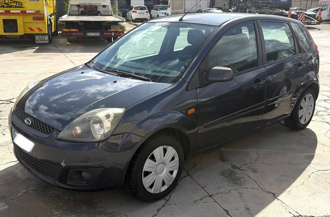Ford Fiesta 1.2 16V 5p. Titanium