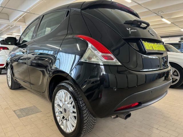 LANCIA Ypsilon 1.2 69 CV 5 porte Neopatentati