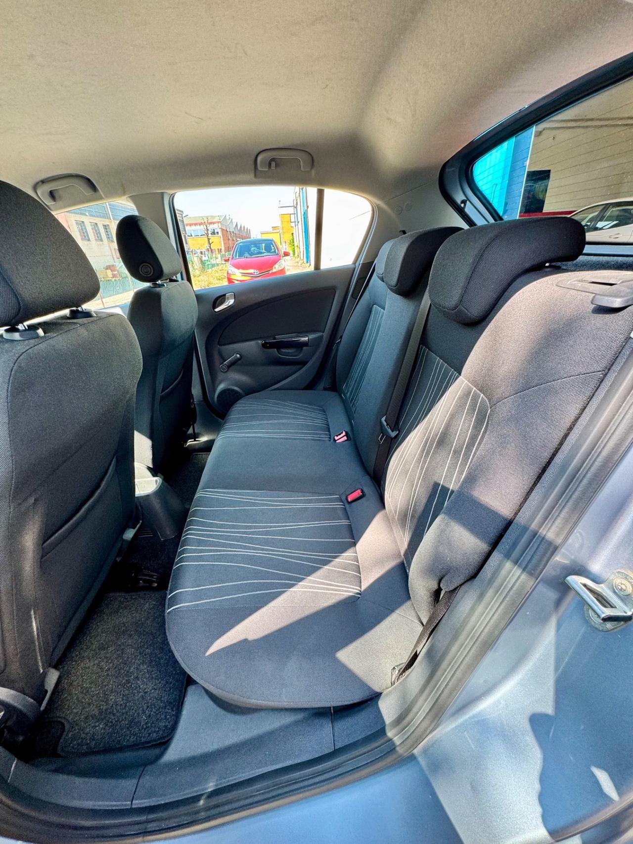 Opel Corsa 1.2 5 porte Easytronic Cosmo