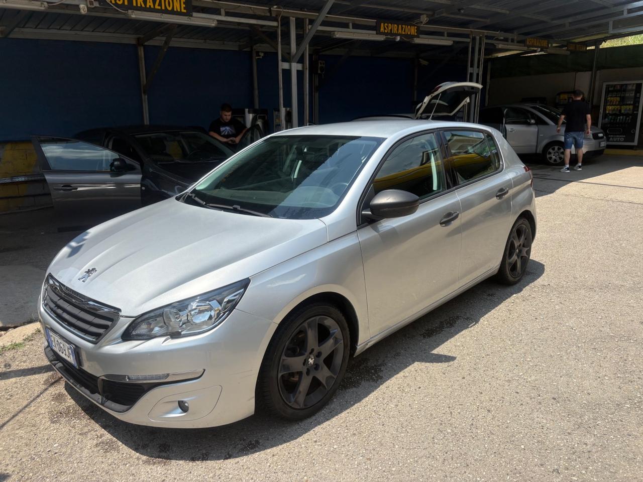 Peugeot 308 1.2 VTi 82 CV Access