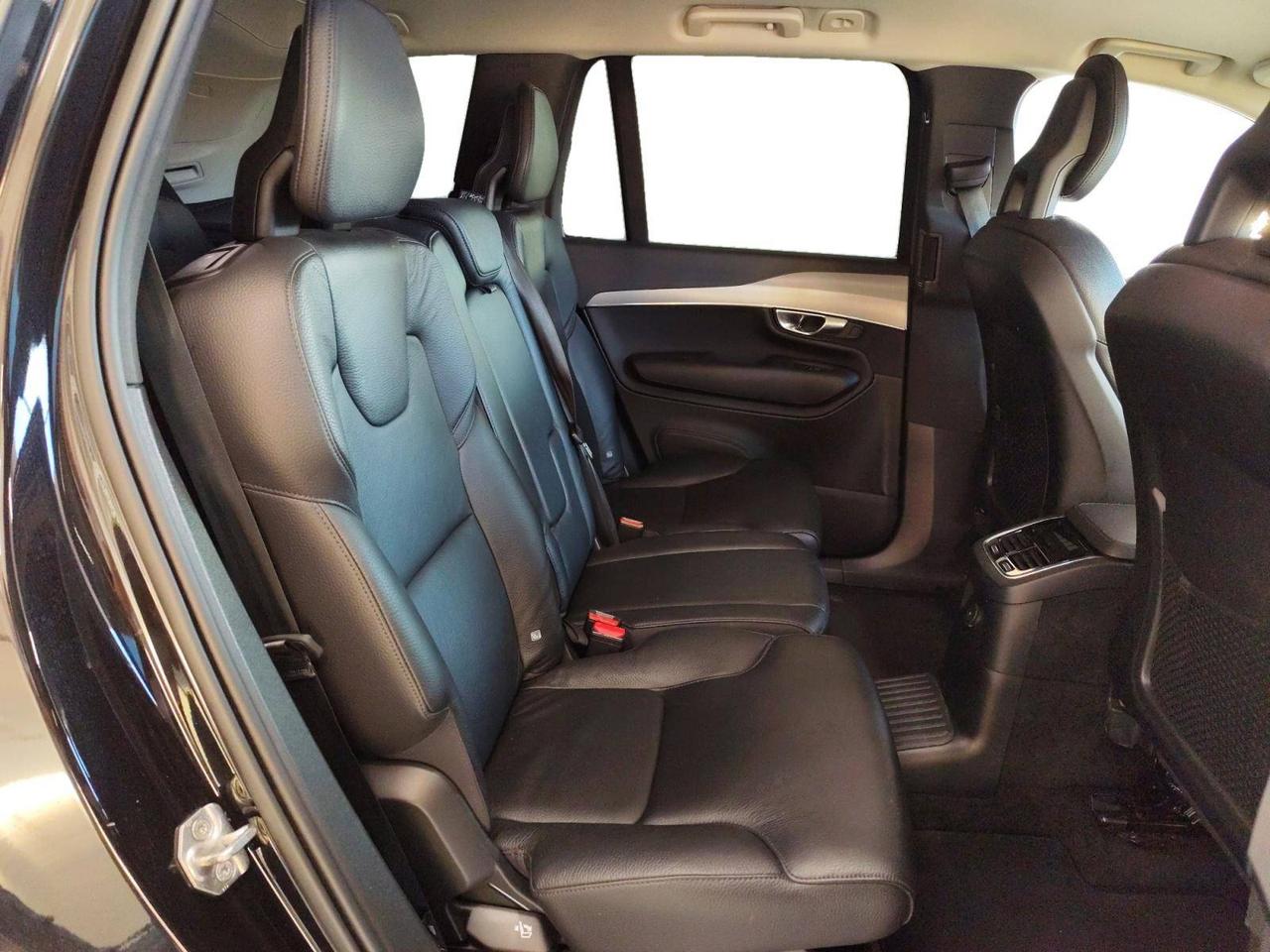 Volvo XC90 2.0 t8 phev R-design awd 303cv 7 Posti