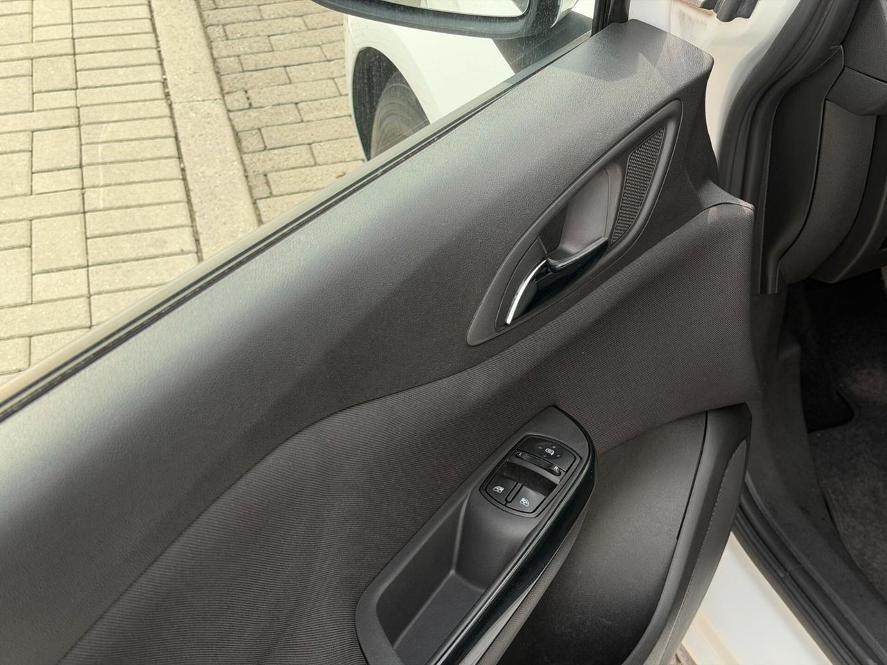 OPEL CORSA 1.4cc 90Cv Benzina Manuale Gancio Traino