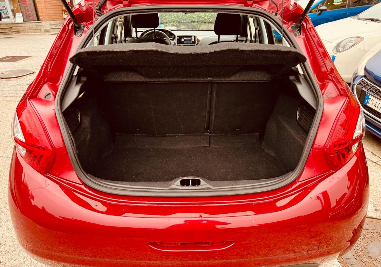 Peugeot 208 1.4 HDi 68 CV 5 porte Allure