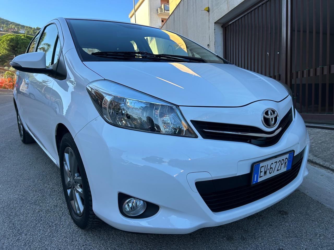 Toyota Yaris 1.0 b. solo 97000 km