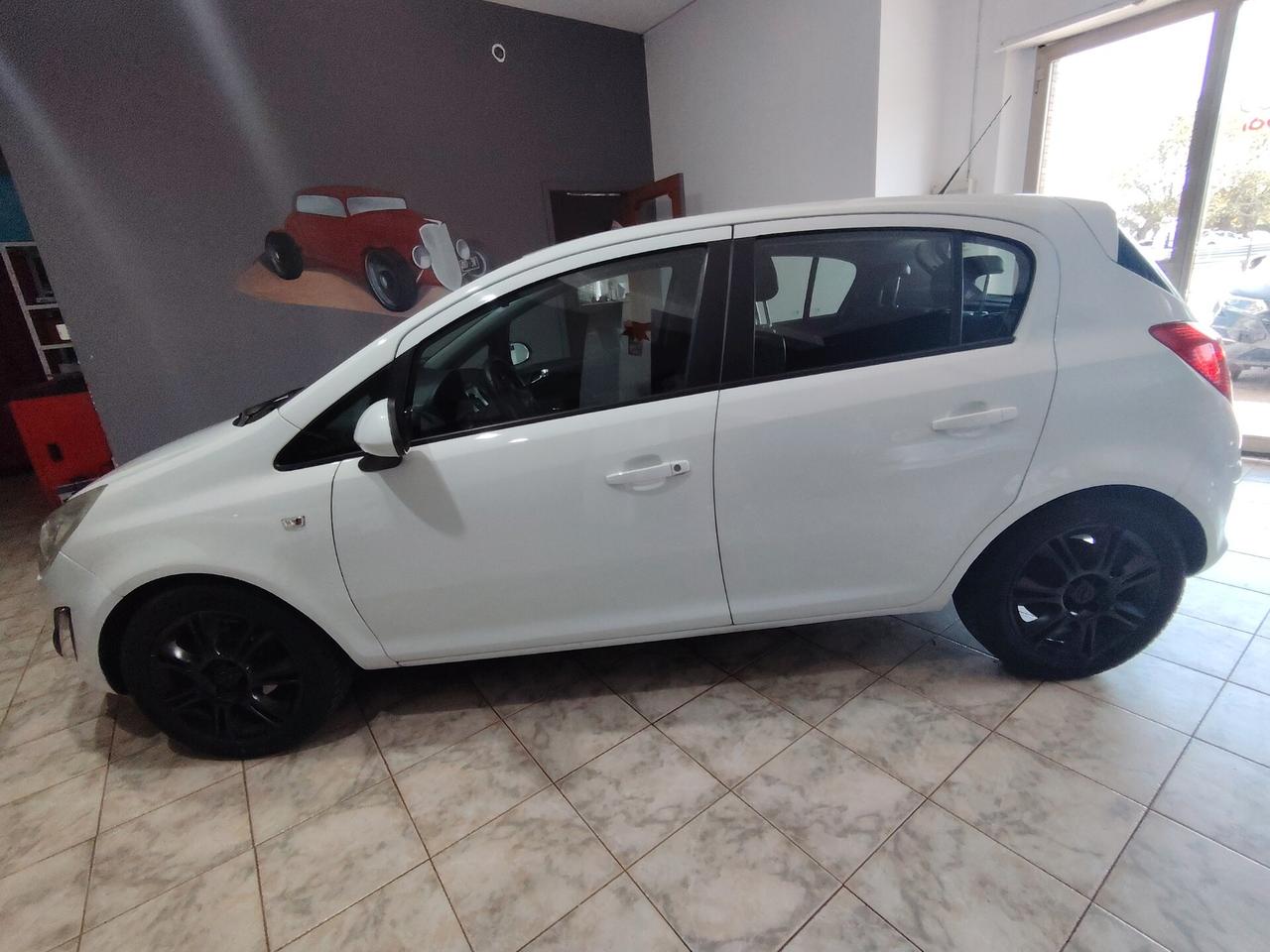 Opel Corsa 1.2 85CV 5 porte GPL-TECH Edition