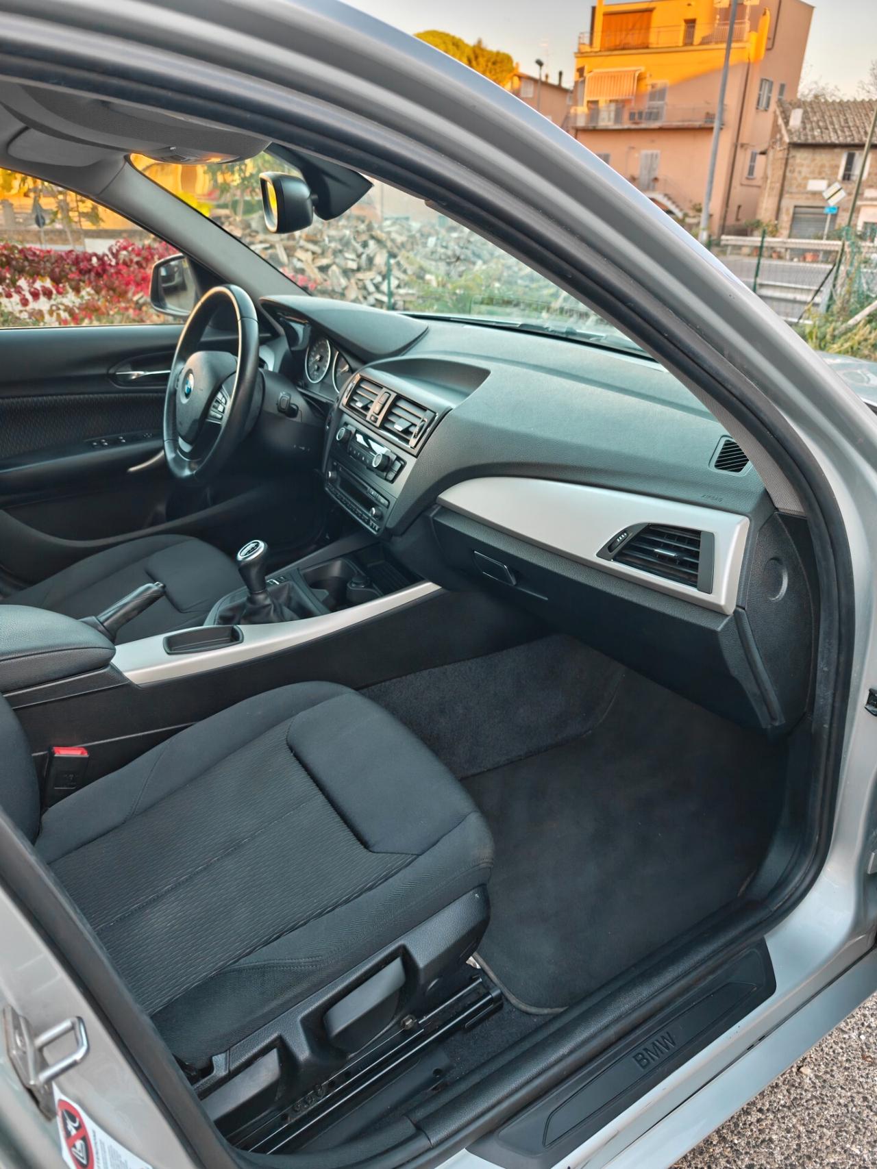 Bmw 116d 5p. Efficient Dynamics