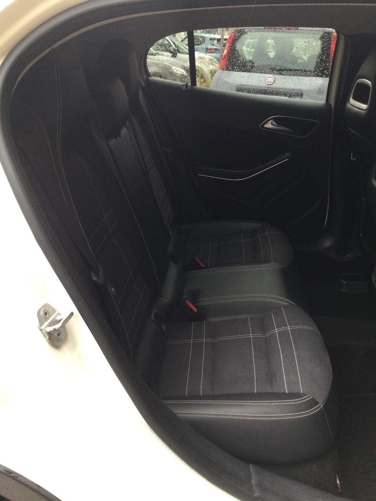 Mercedes-benz GLA 180 d Automatic Premium