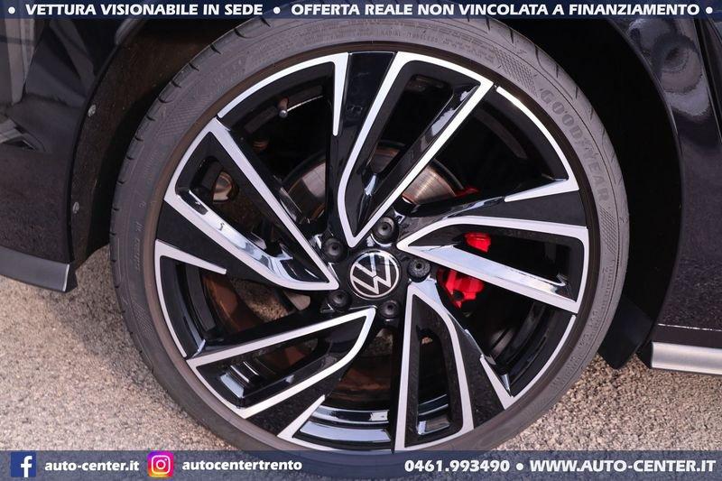 Volkswagen Golf 8 GTD DSG 2.0 TDI 200CV 19 IQ.LIGHT LED