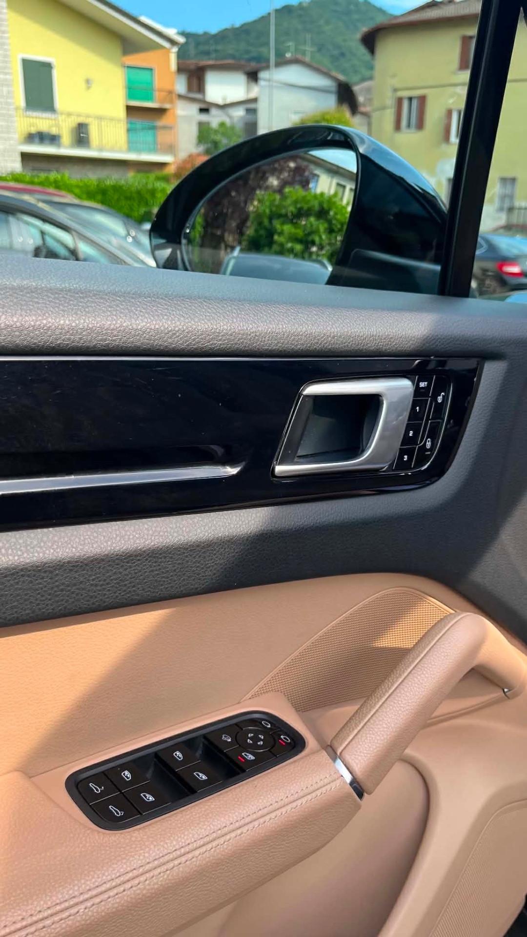 Porsche CAYENNE 3.0 V6 PANO BOSE KMCERT UNICOPR