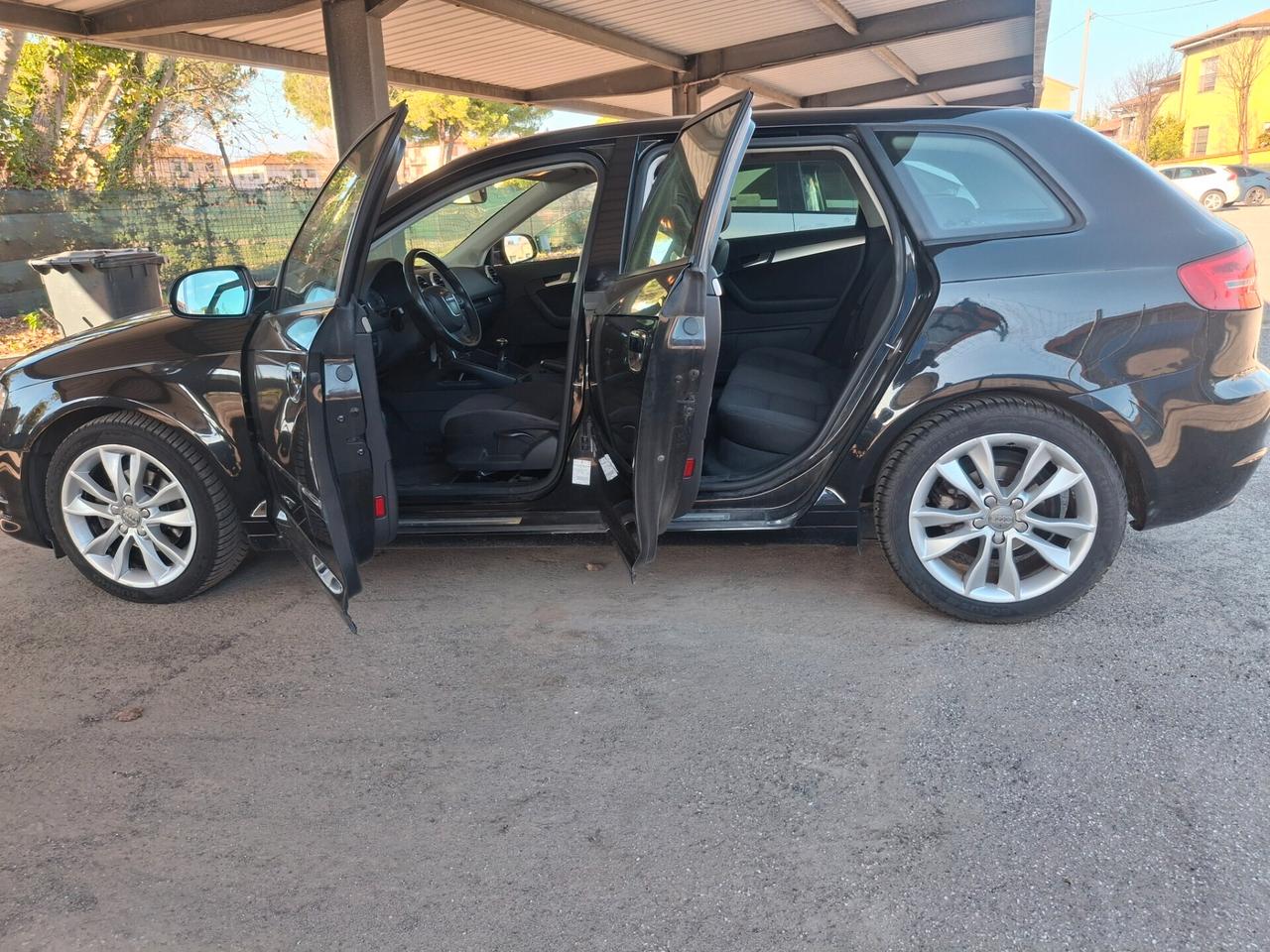 Audi A3 SPB 1.6 TDI 105 CV CR-* CERCHI 17" *