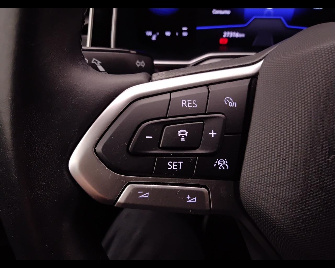 VOLKSWAGEN Polo VI 2022 - Polo 1.0 tsi R-Line 95cv