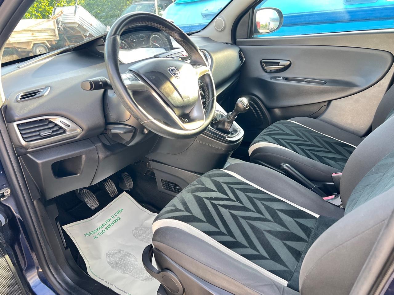 Lancia Ypsilon 1.3 MJT 95 CV 5 porte Platinum