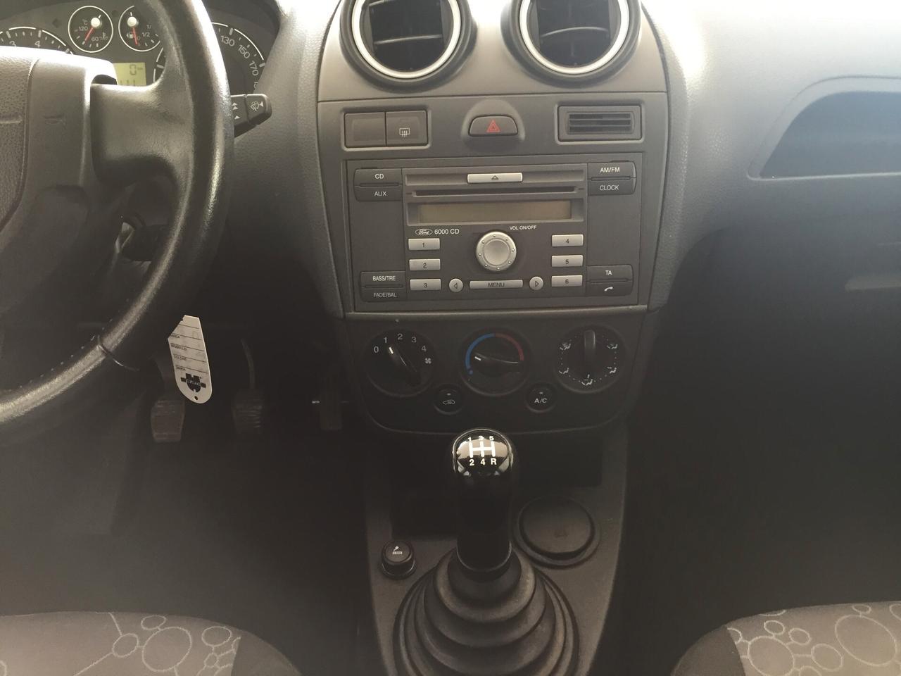 Ford Fiesta 1.2 16V 5p. Titanium