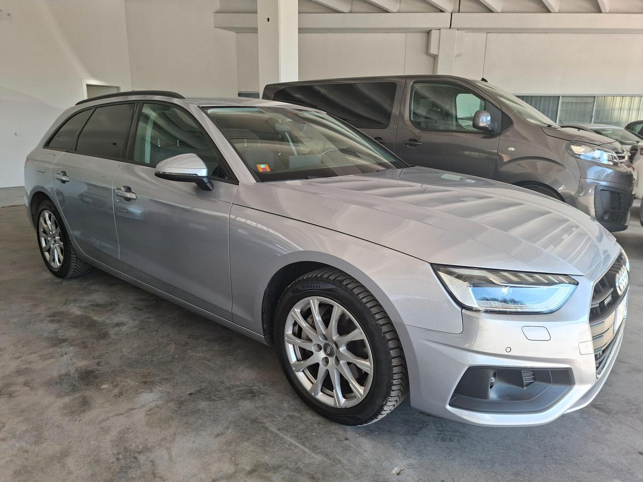 Audi A4 2.0 TDI EURO 6D / AUTOMATICO / 190CV / 4X4