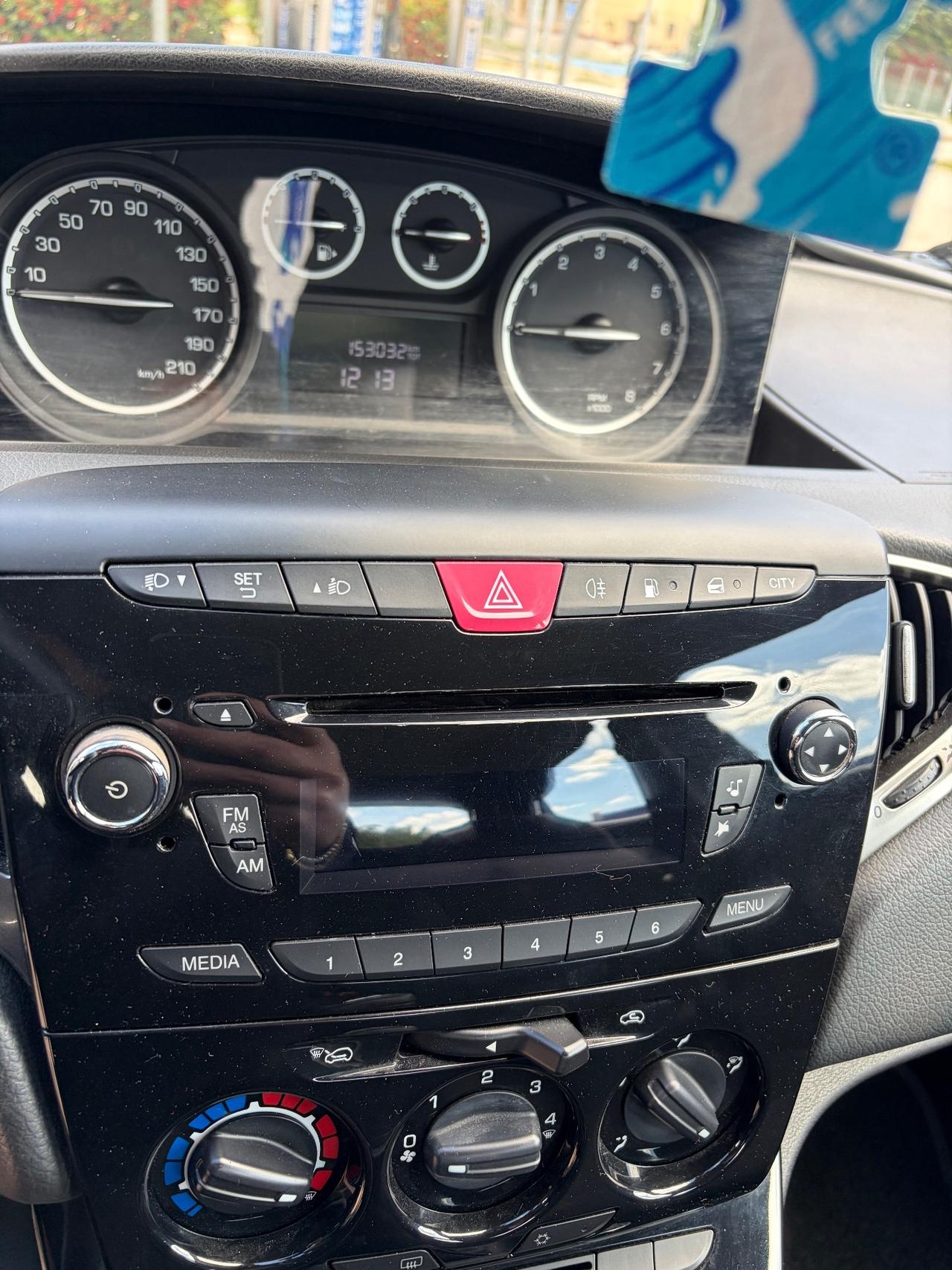 Lancia Ypsilon 0.9 TwinAir 85 CV 5 porte Metano Ecochic Gold