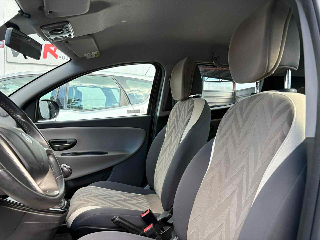 Lancia Ypsilon 1.4 Oro Ecochic GPL