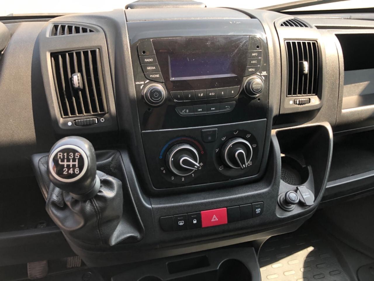 Peugeot Boxer 335 2.2 BlueHDi 140 S&S PC-TM Furgon