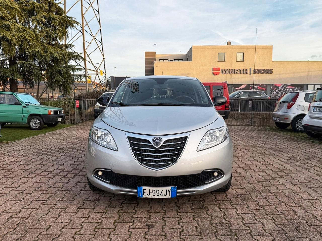 Lancia Ypsilon 1.2 69 CV 5 porte S&S Gold OK NEOPATENTATI