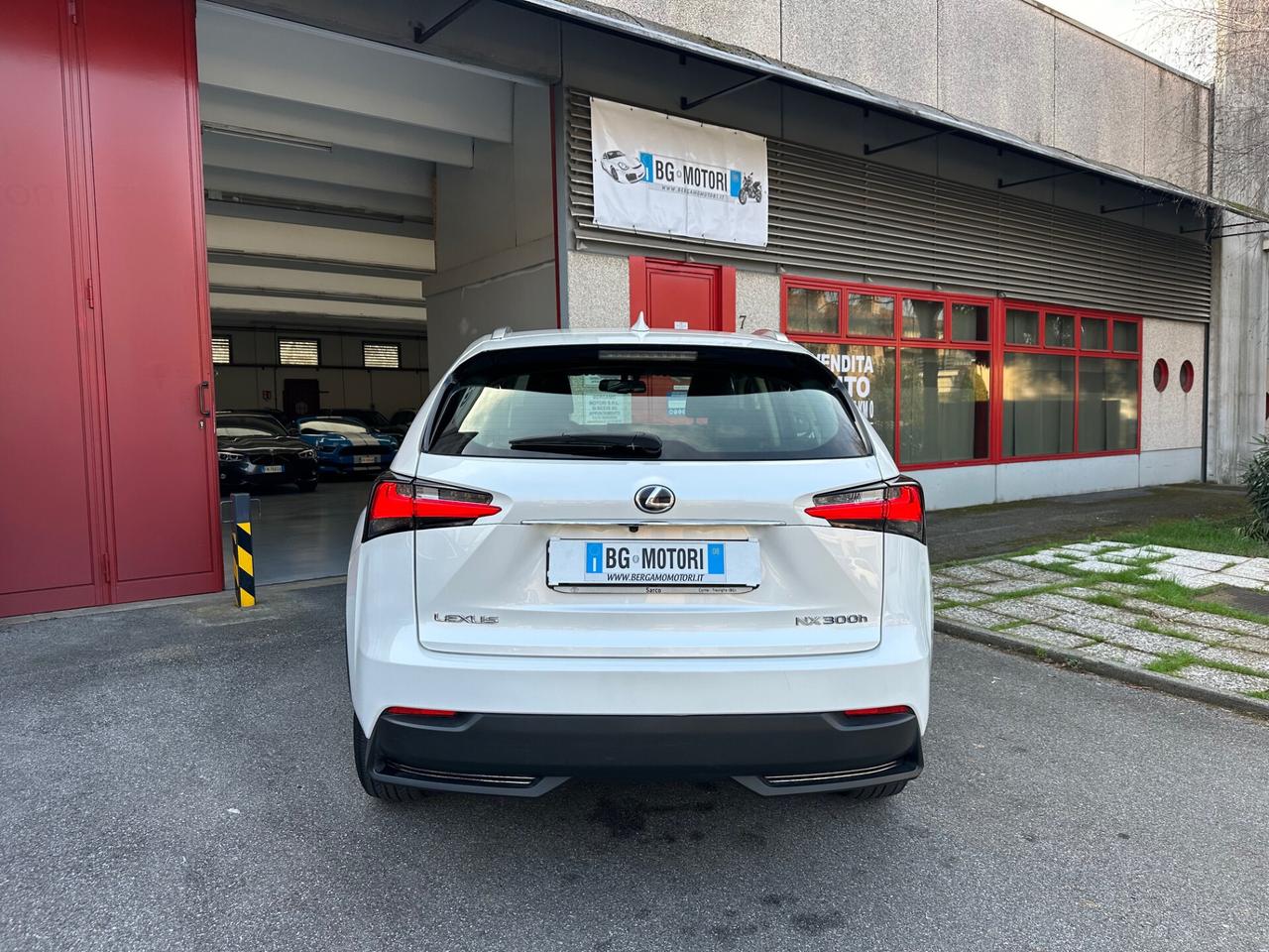 Lexus NX 300h 2.5 Executive cvt UNIPR.