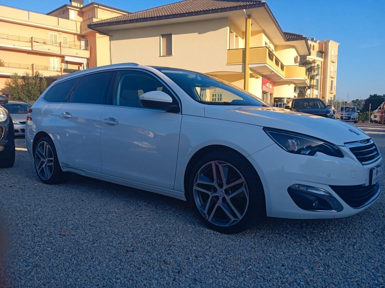 Peugeot 308 BlueHDi 120 S&S SW Allure