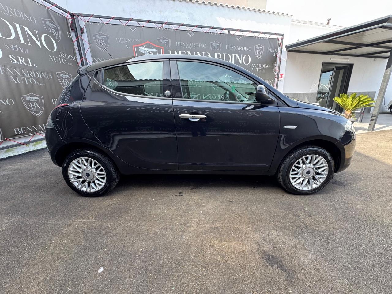 Lancia Ypsilon 0.9 TwinAir 85 CV 5 porte Metano Ecochic Gold