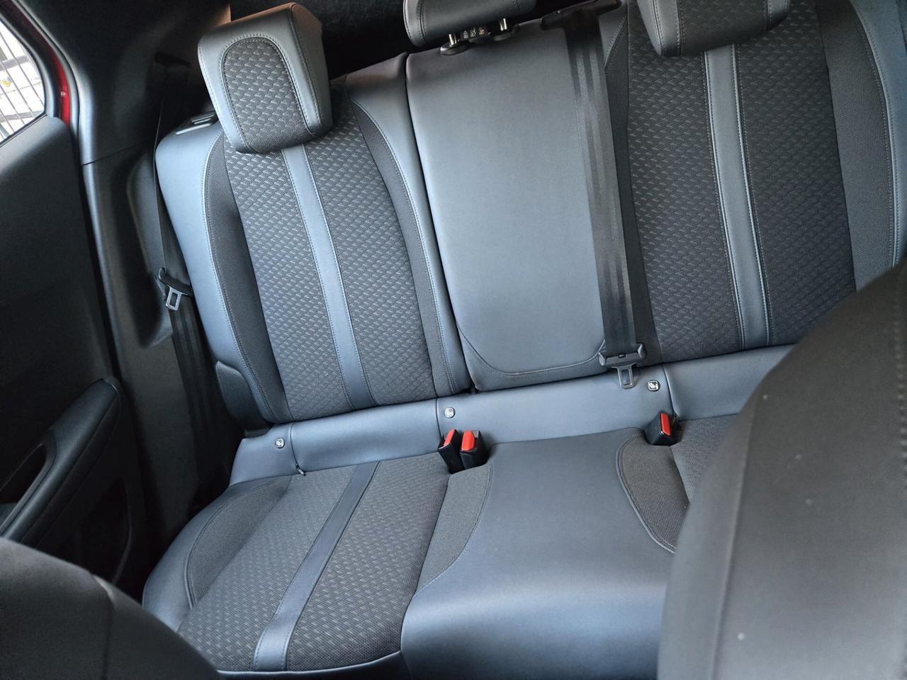 Peugeot 2008 BlueHDi 100 S&S Allure