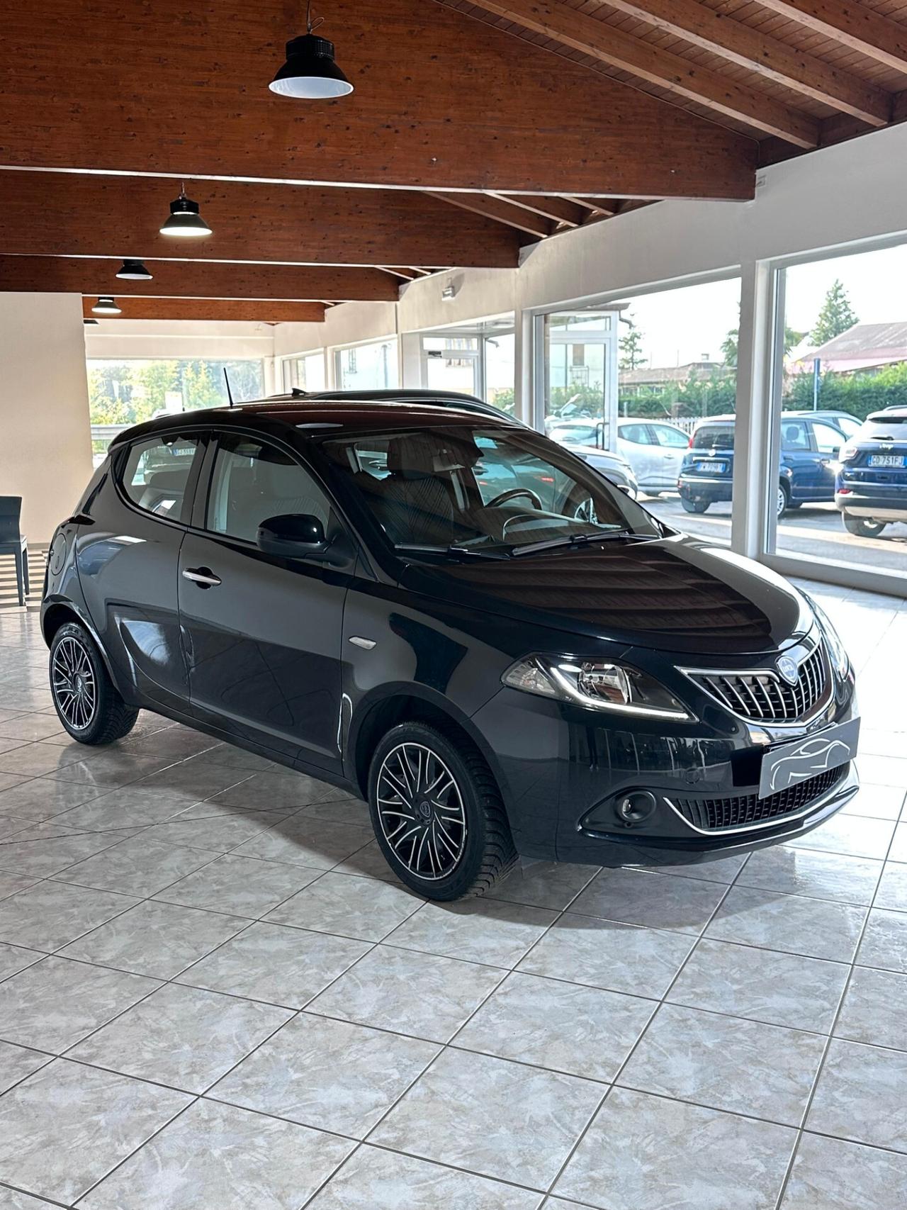 Lancia Ypsilon 1.0 FireFly 5 porte S&S Hybrid Ecochic Gold