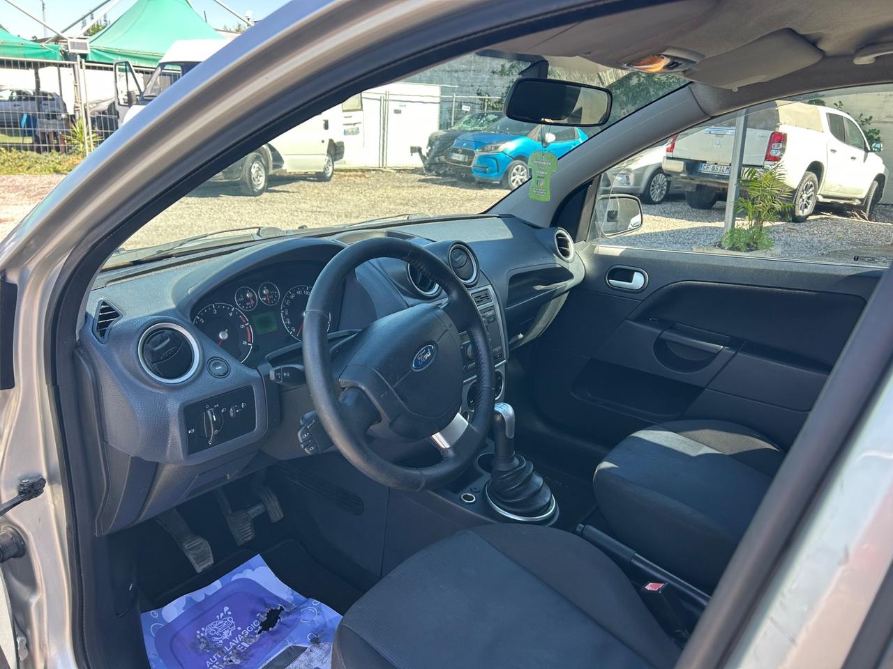Ford Fiesta 1.4 TDCi 5p. Ghia