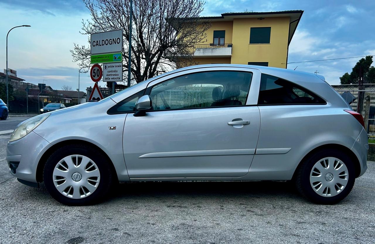 Opel Corsa 1.2 3 porte Sport