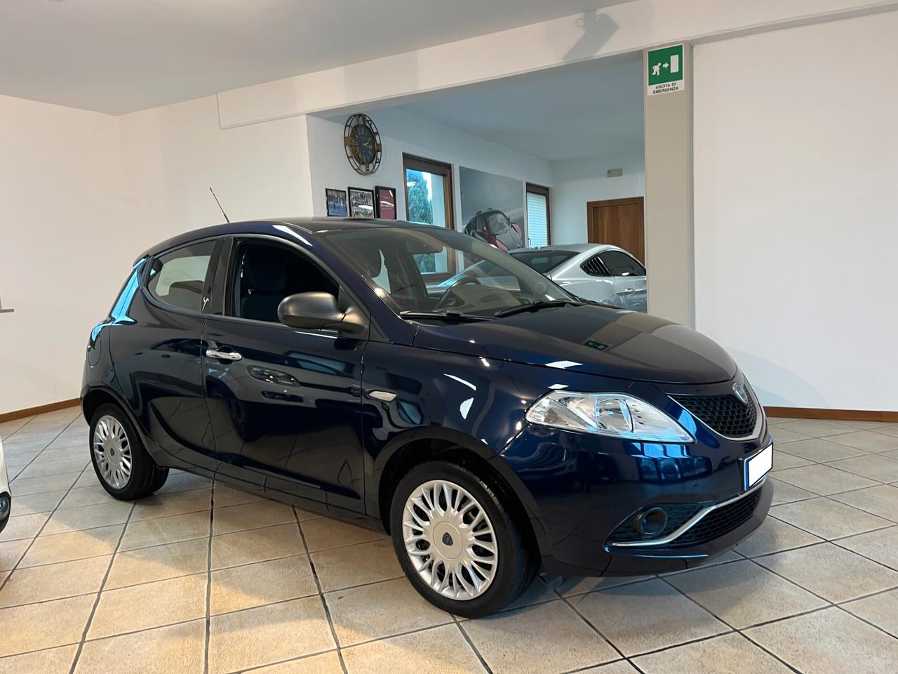 Lancia Ypsilon 1.2 69 CV 5 porte Gold