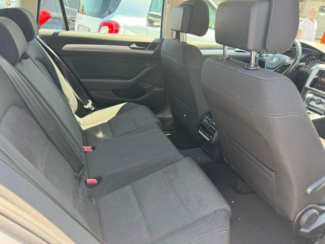 VOLKSWAGEN Passat Variant 2.0 TDI DSG Executive BlueMotion Tech.