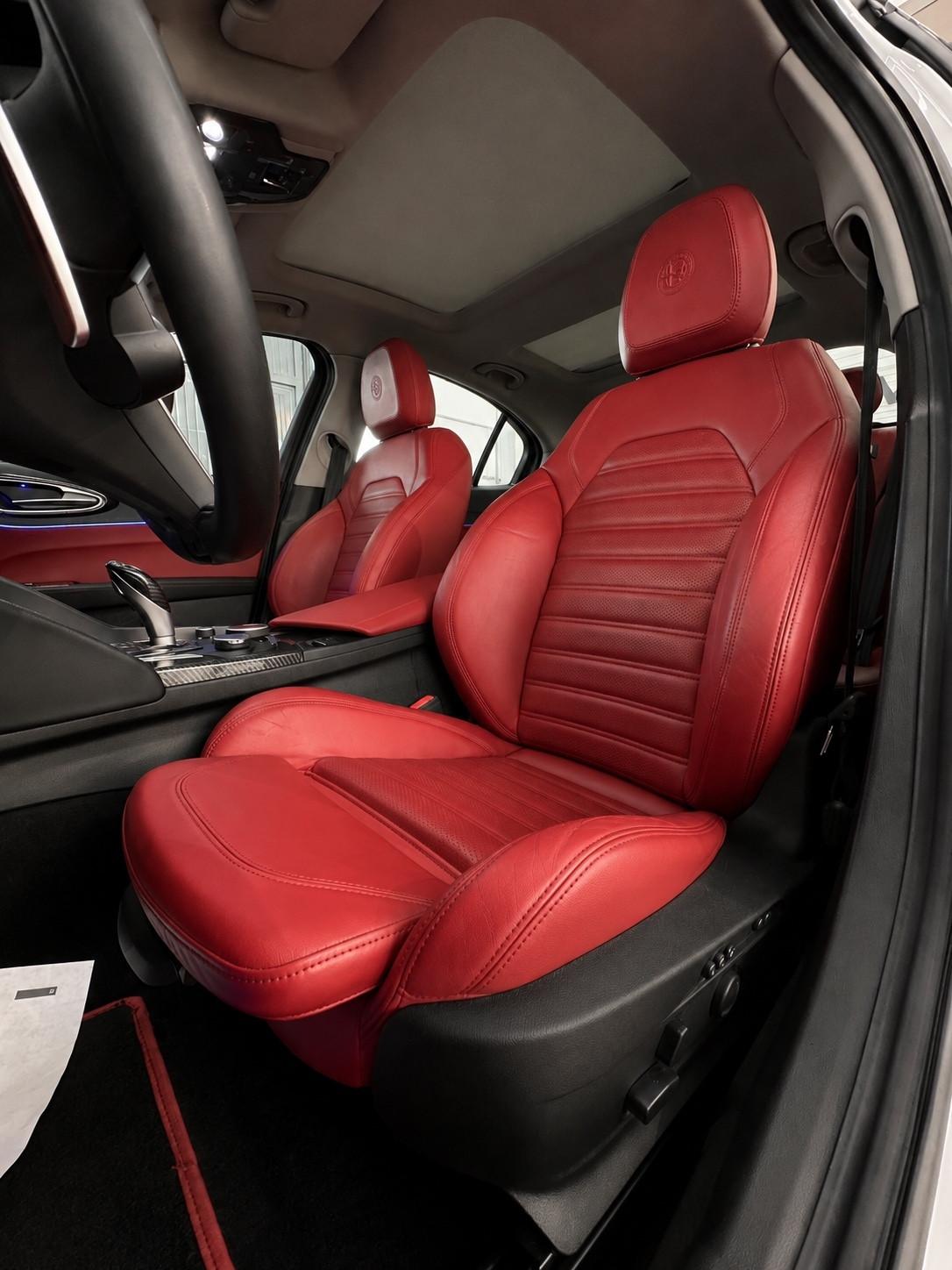Alfa Romeo Giulia 2.0 Turbo 280 CV AT8 AWD Q4 Veloce