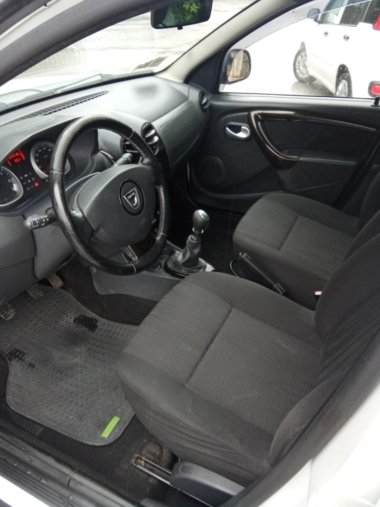Dacia Duster 1.6 110CV 4x4 GPL 011