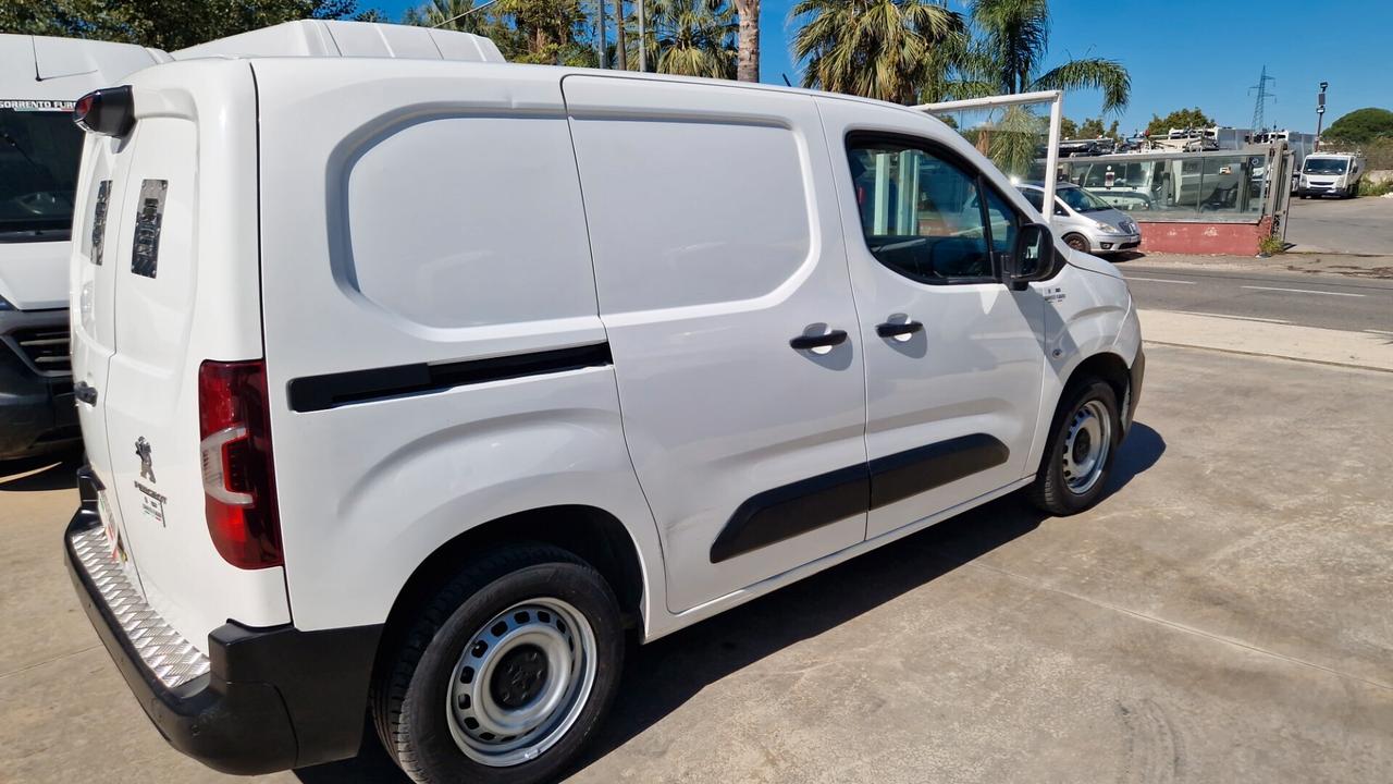 Peugeot PARTNER 1.5 BLUEHDI 100 CV NAVIGATORE