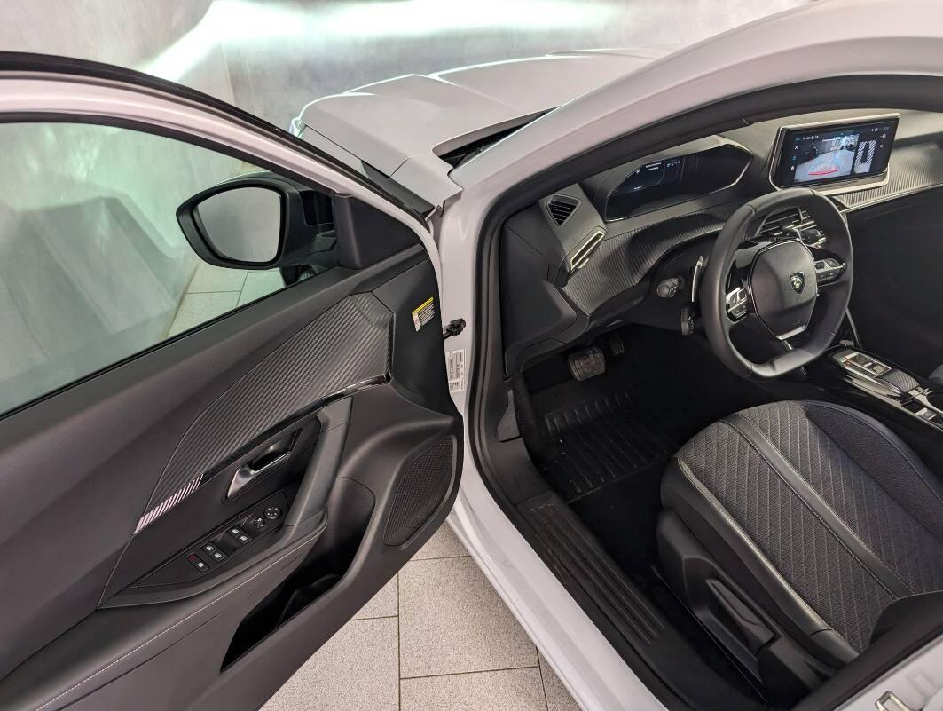 Peugeot 2008 1.2 puretech Allure s&s 130cv eat8