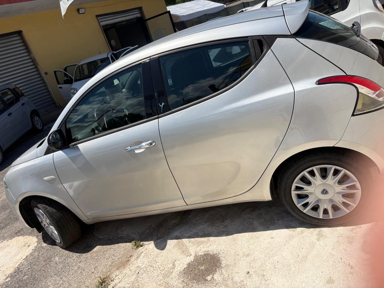 Lancia ypsilon 1.2 gold
