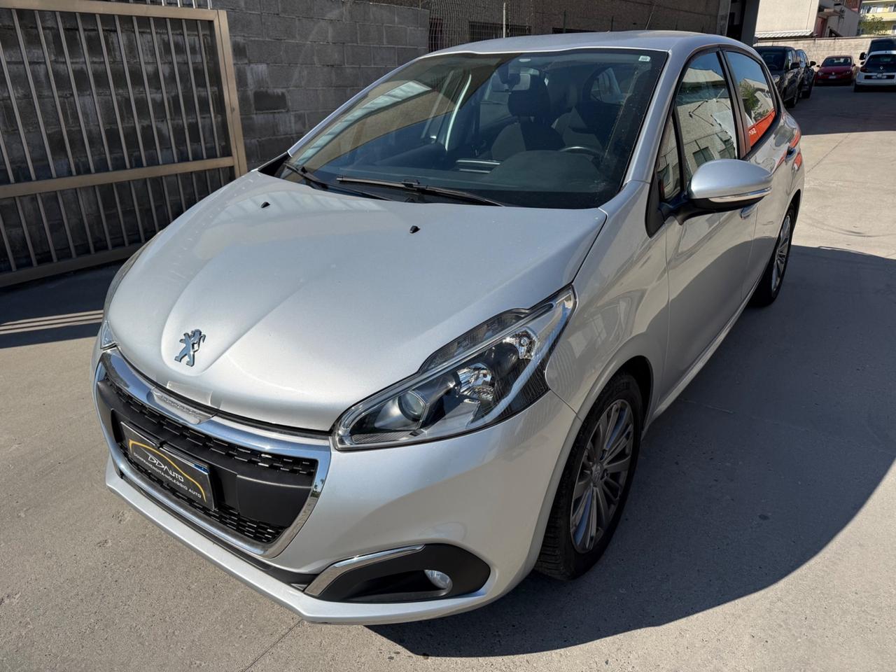 Peugeot 208 PureTech 82 5p. GPL Allure