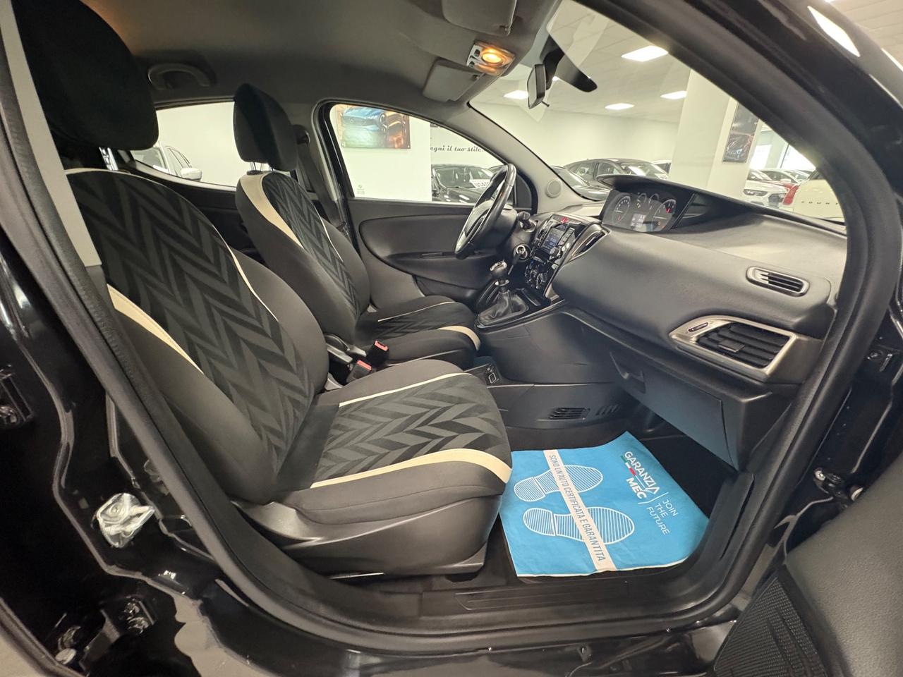 Lancia Ypsilon 1.2 benzina 69 CV 2016 km 95000