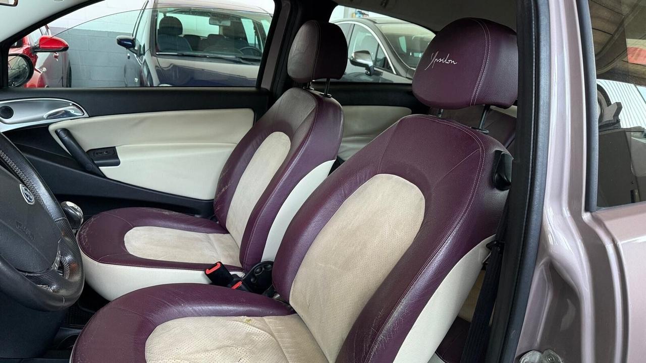 Lancia Ypsilon 1.4 Platino Ecochic GPL