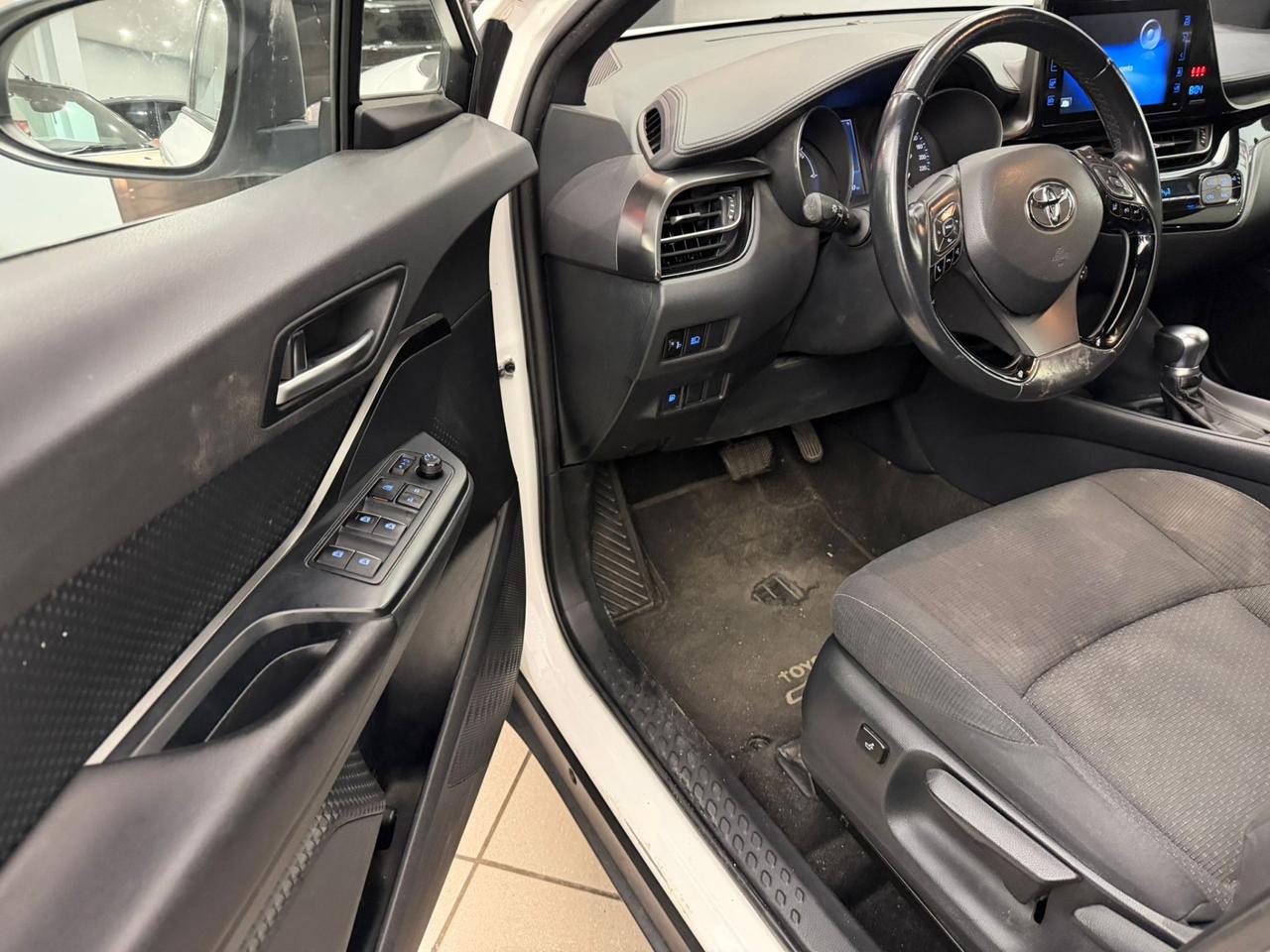 Toyota C-HR 1.8 Hybrid E-CVT Style