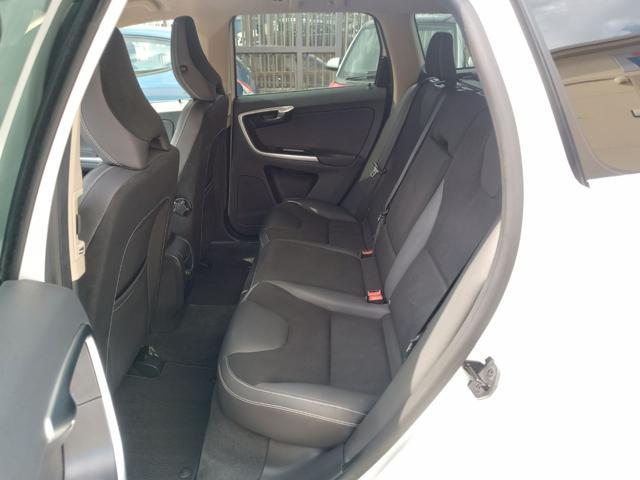 VOLVO XC60 DRIVe kINETIC 163 cv