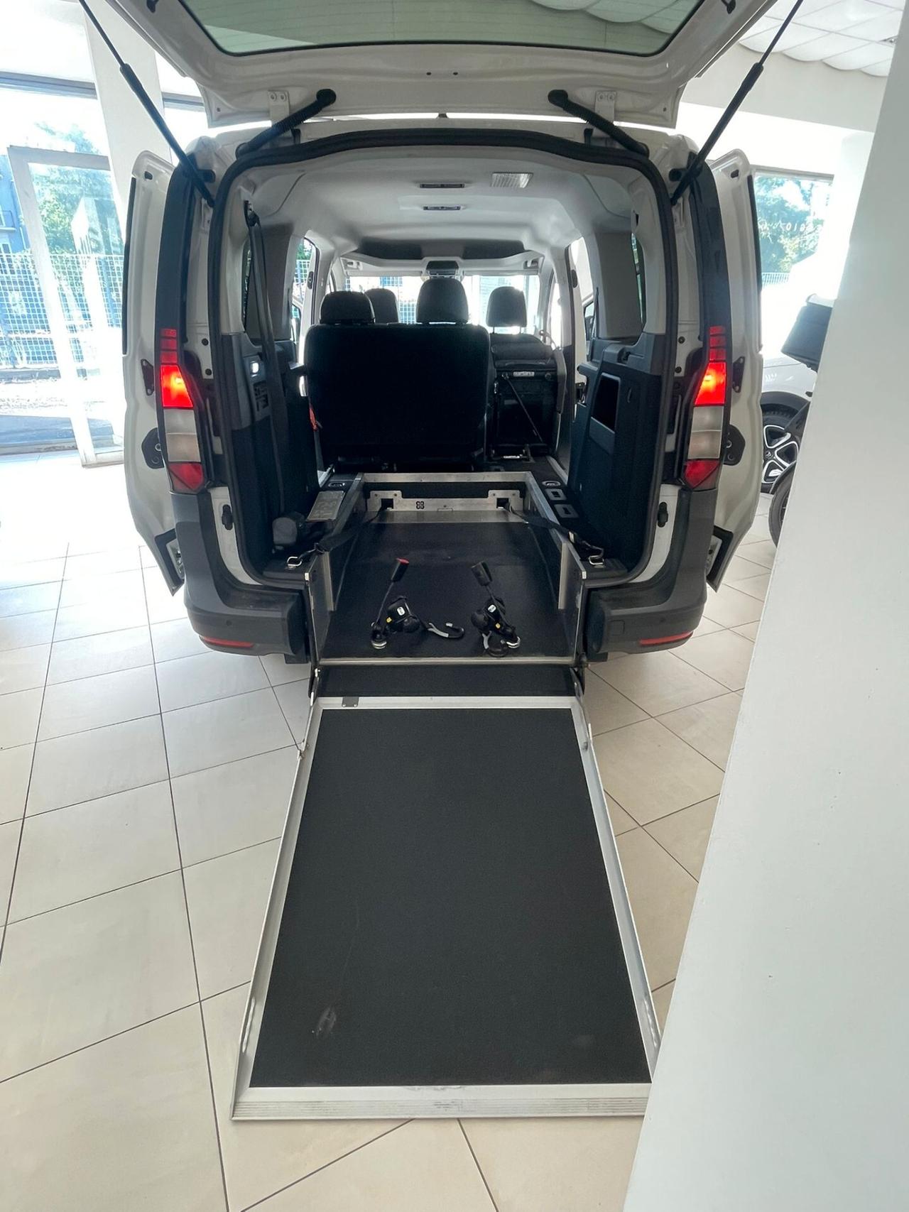 VOLKSWAGEN CADDY TRASPORTO DISABILI MAXI 2.0 TDI 102 CV 2022