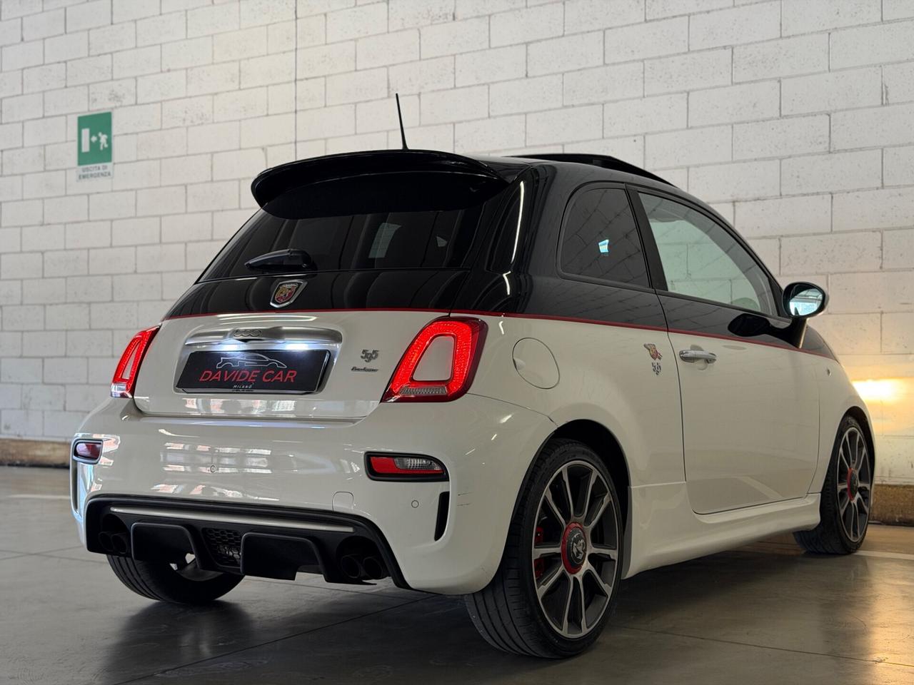 Abarth 595 1.4 Turbo T-Jet 165 CV Scorpioneoro