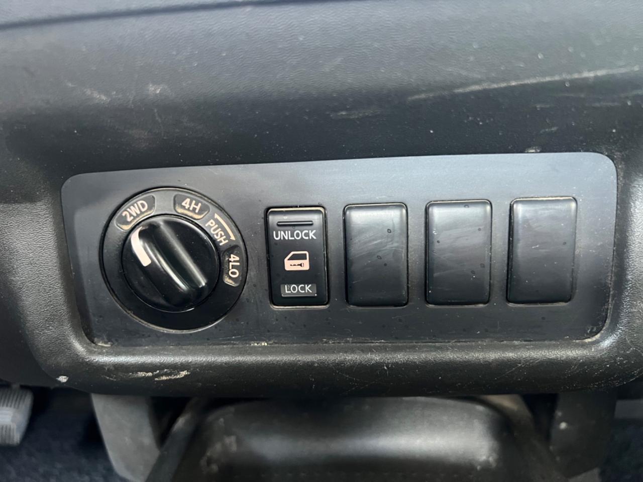 Nissan Navara 2.5 dCi 2 porte King Cab Sport