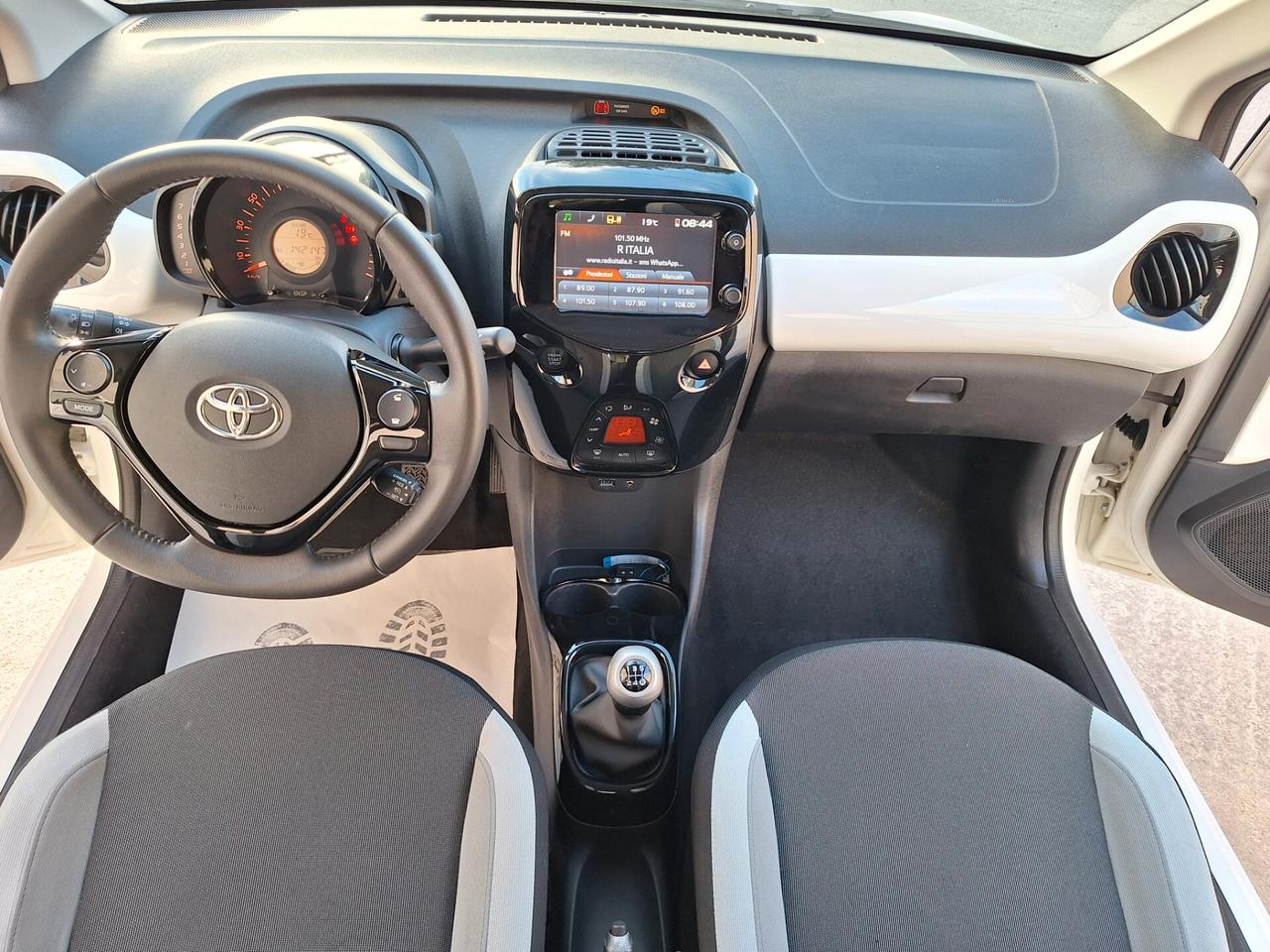 Toyota Aygo 1.0 5 porte x-play PERFETTA FULL