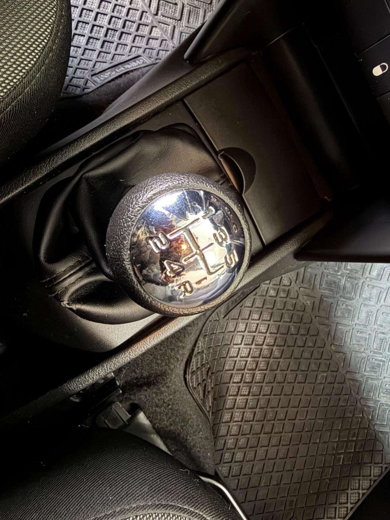 Peugeot 207 1.4 HDi 70CV 5p. Allure