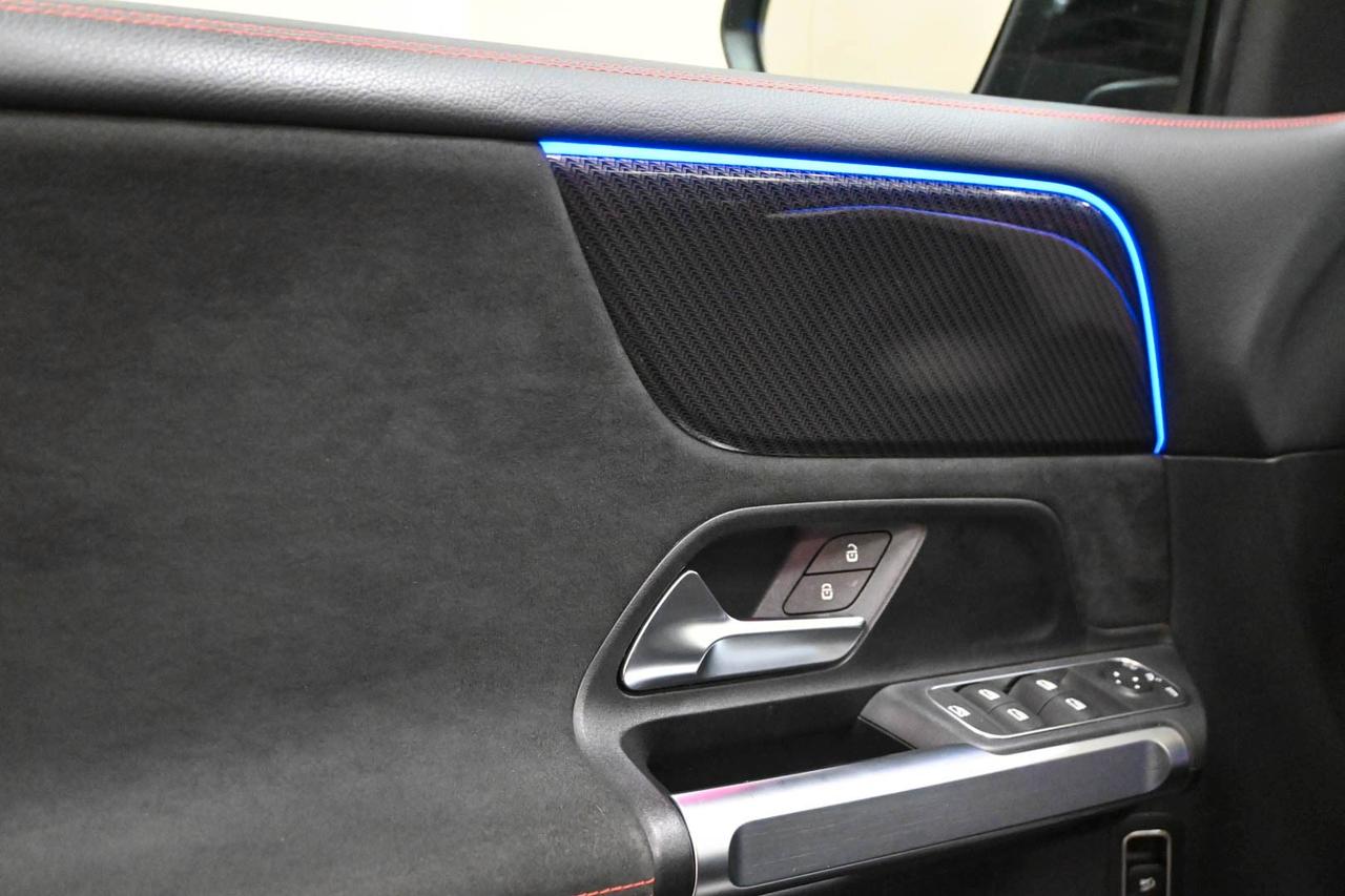 MERCEDES GLB (X247) GLB 200 d Automati...