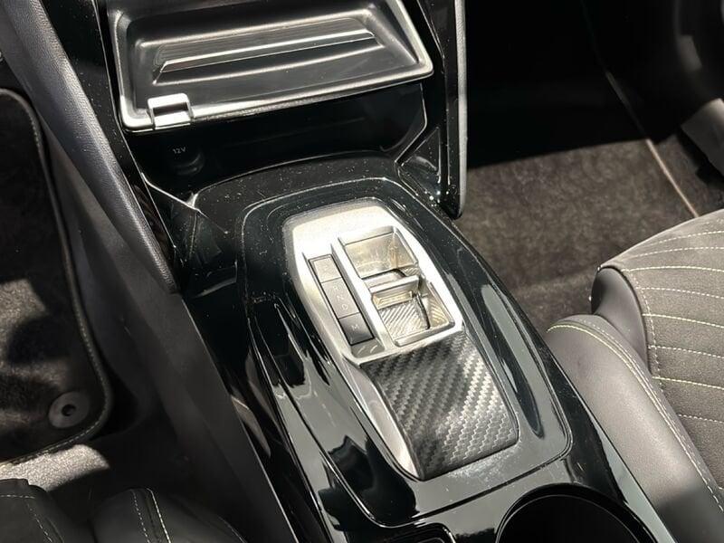 Peugeot 208 GT Hybrid 136 e-DCS6 auto