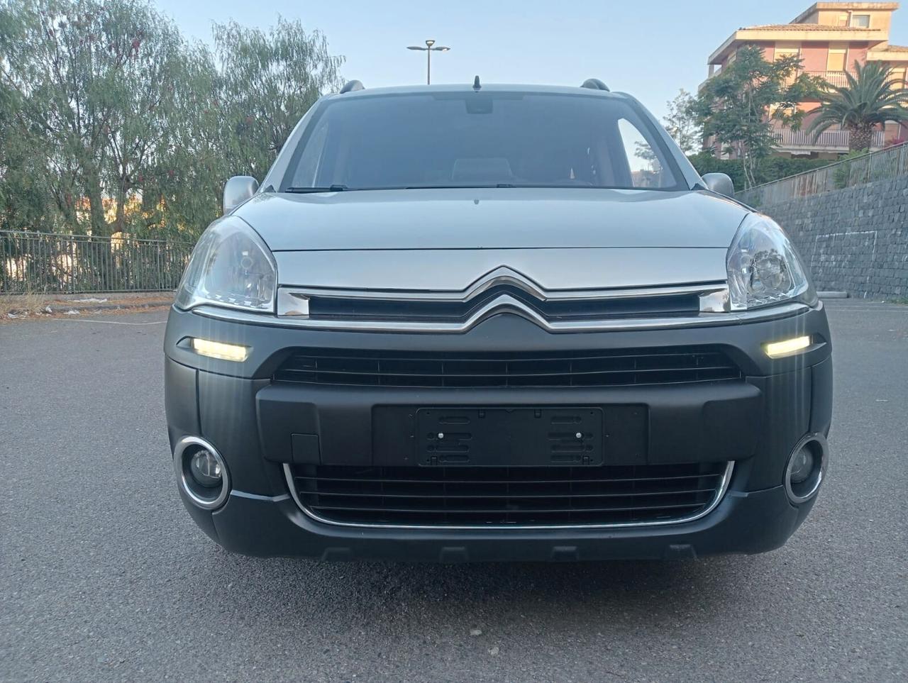 Citroen Berlingo ribassato rampa disabili