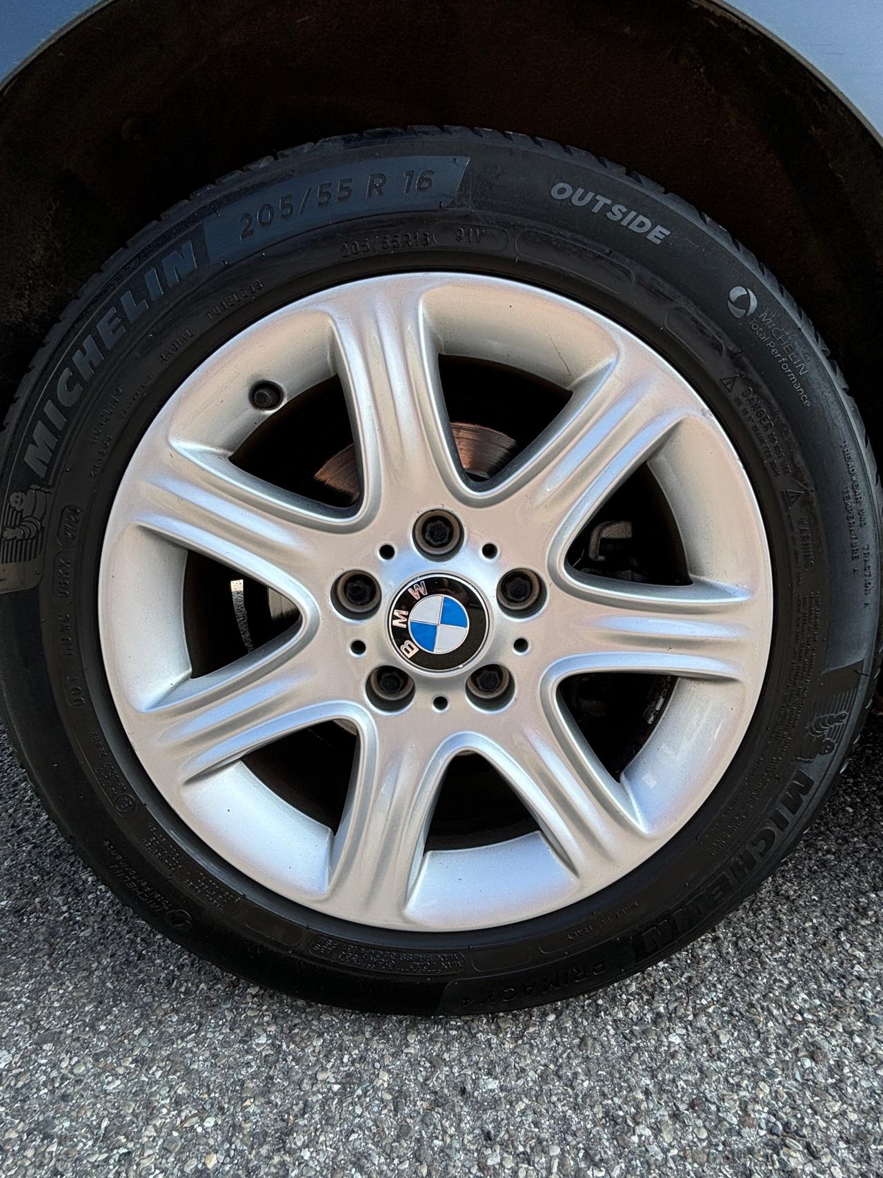 Bmw 114 114d 5p. Unique - 2013